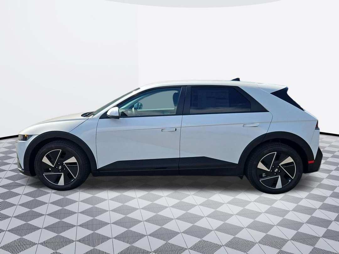 2026 Hyundai Ioniq 5 SE - Image 3