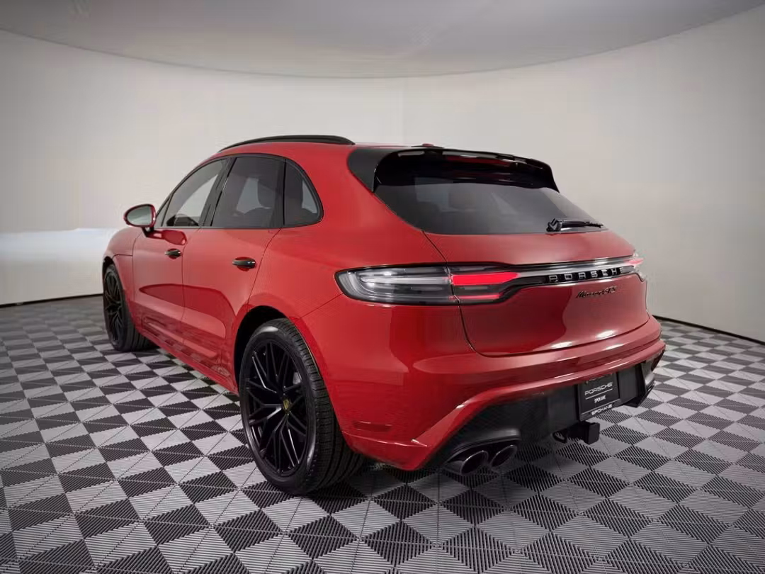 2026 Porsche Macan GTS - Image 3