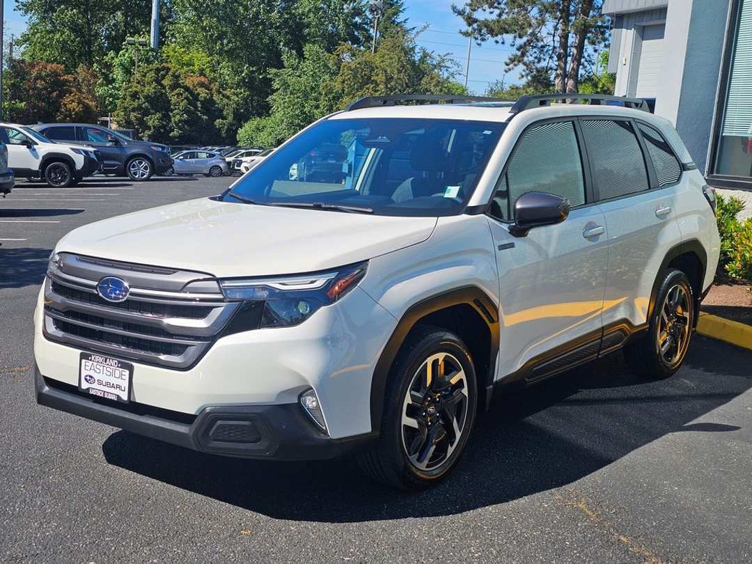 2025 Subaru Forester Hybrid Premium - Image 3
