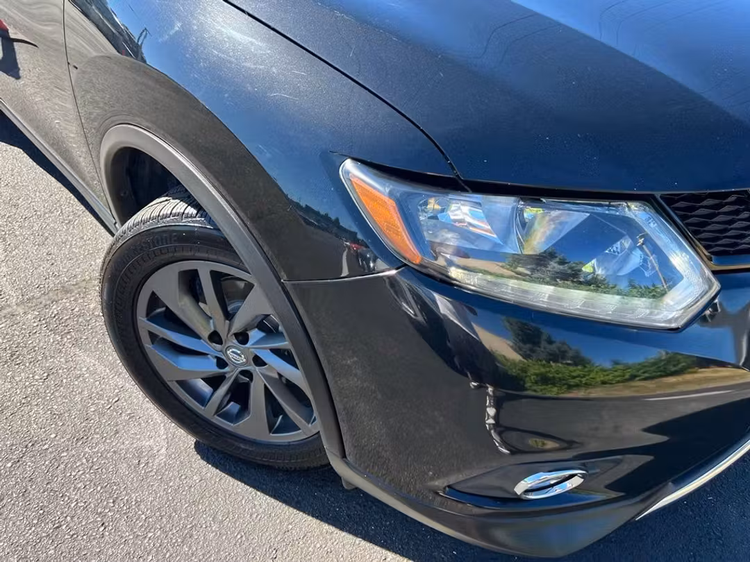 2016 Nissan Rogue SL - Image 2