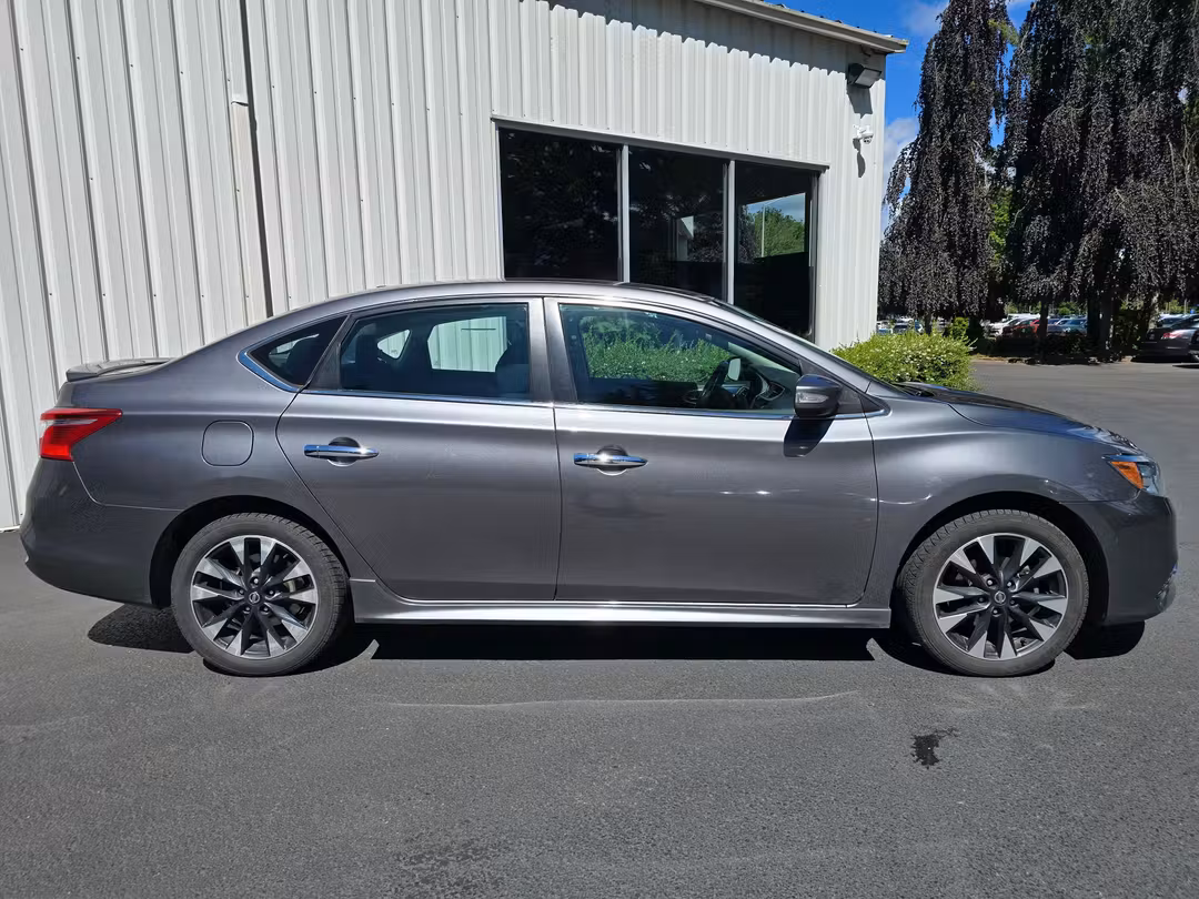 2019 Nissan Sentra SR - Image 3