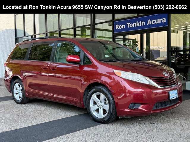 2017 Toyota Sienna LE