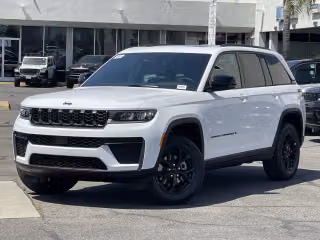 2026 Jeep Grand Cherokee Laredo Altitude