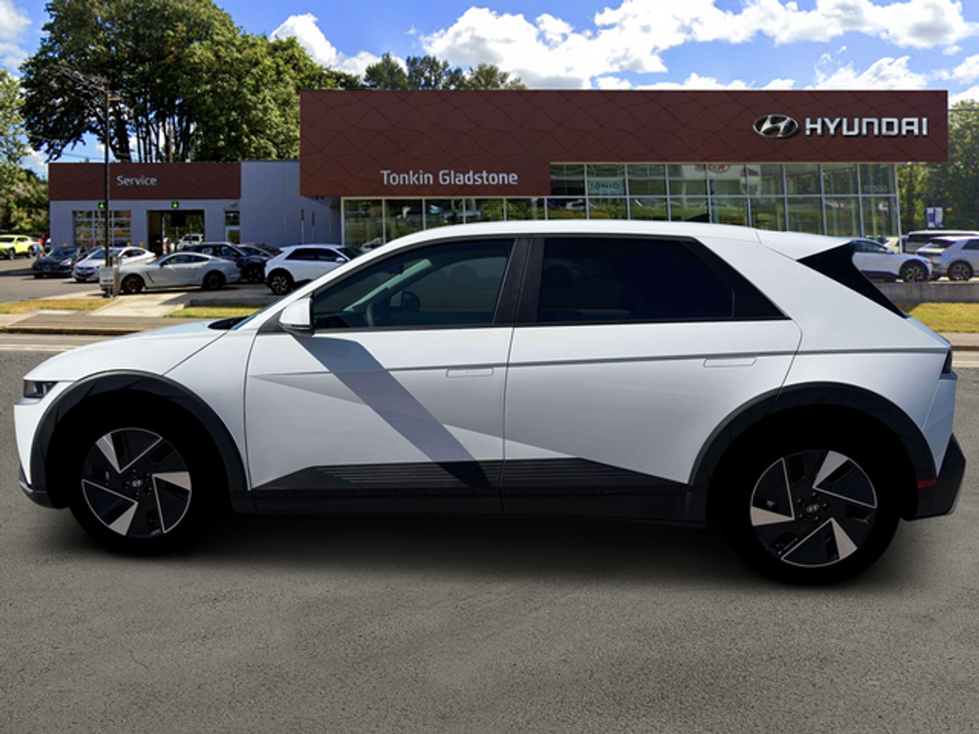 2026 Hyundai Ioniq 5 SE - Image 3