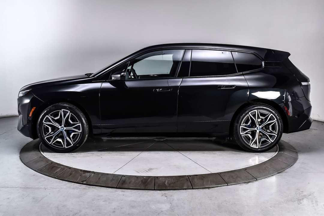 2025 BMW Ix xDrive50 - Image 3