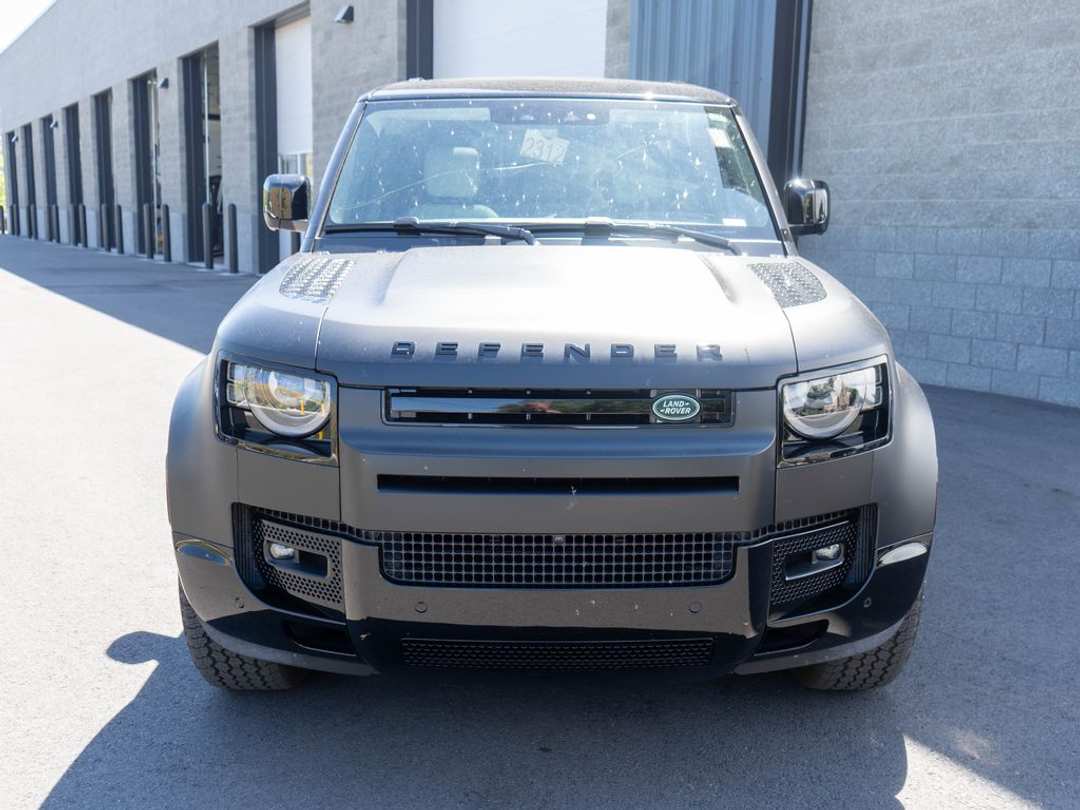 2025 Land Rover Defender 110 XDynamic SE - Image 2