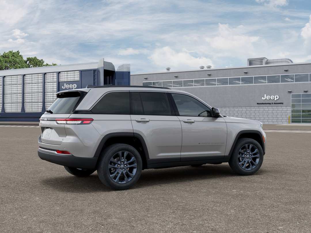 2026 Jeep Grand Cherokee 85th Anniversary Edition - Image 2
