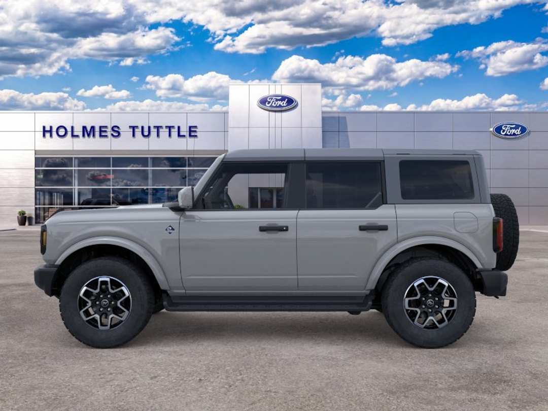 2026 Ford Bronco Outer Banks - Image 3