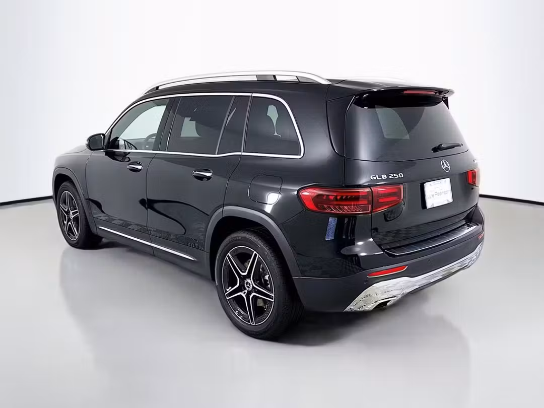 2026 Mercedes-Benz GLB GLB 250 - Image 3