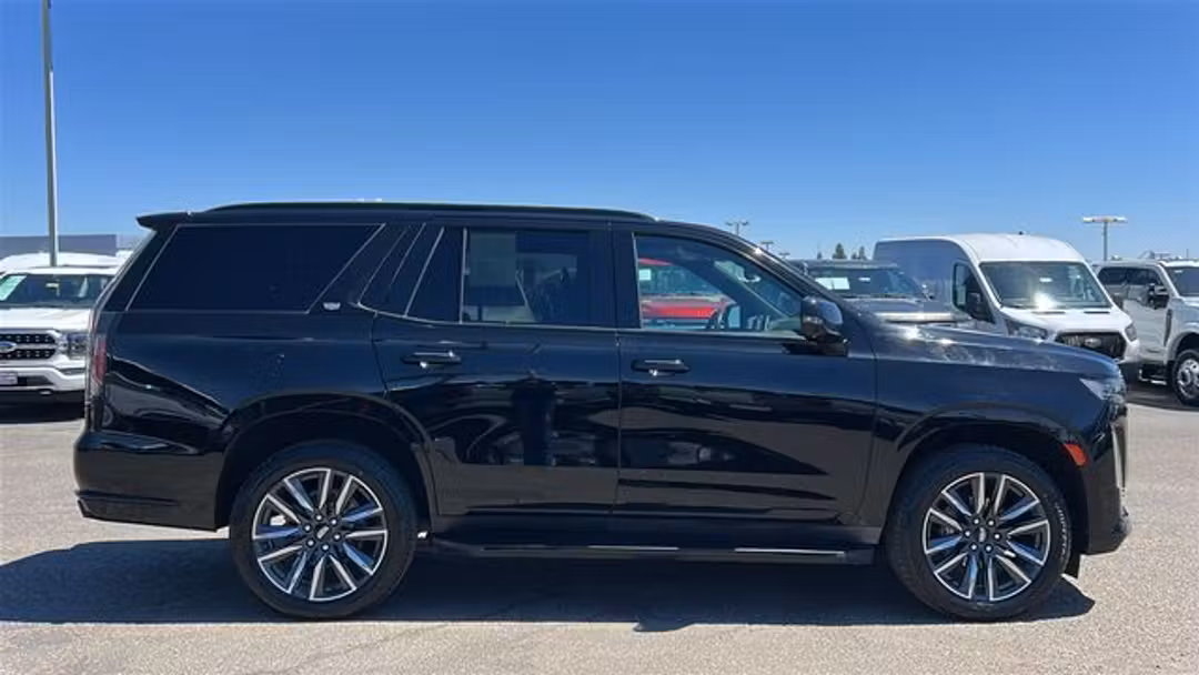 2023 Cadillac Escalade Sport - Image 2