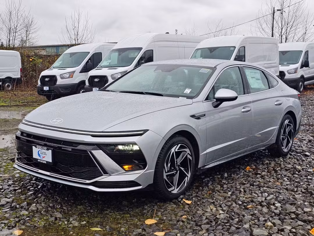 2026 Hyundai Sonata SEL Sport - Image 3