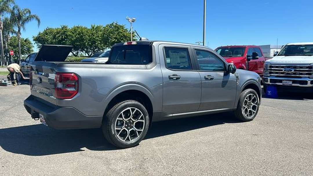 2026 Ford Maverick Lariat - Image 3