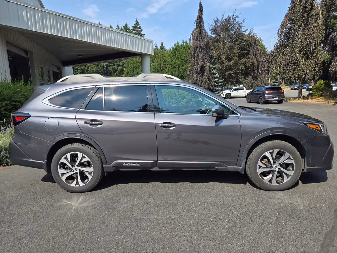 2020 Subaru Outback Touring XT - Image 3