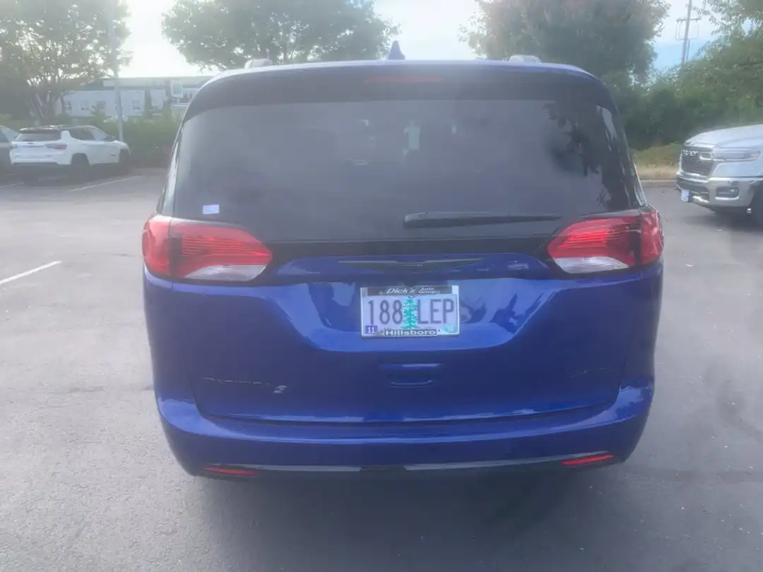 2019 Chrysler Pacifica Limited - Image 3