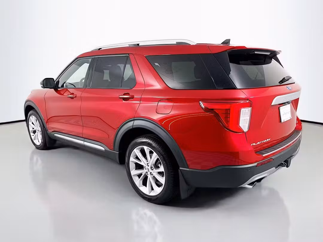 2023 Ford Explorer Platinum - Image 3