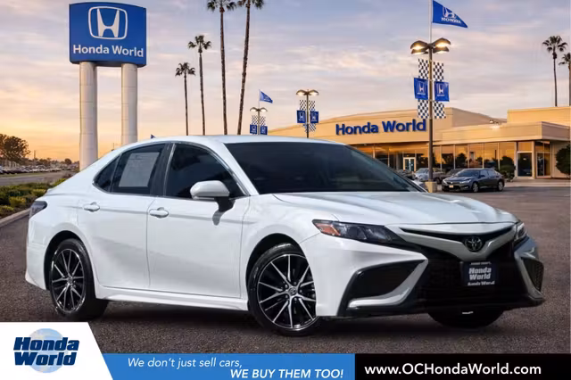 2024 Toyota Camry SE