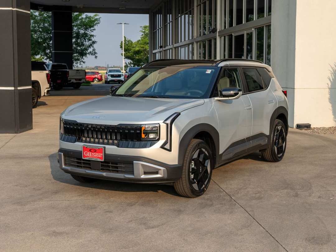 2027 Kia Seltos EX - Image 3