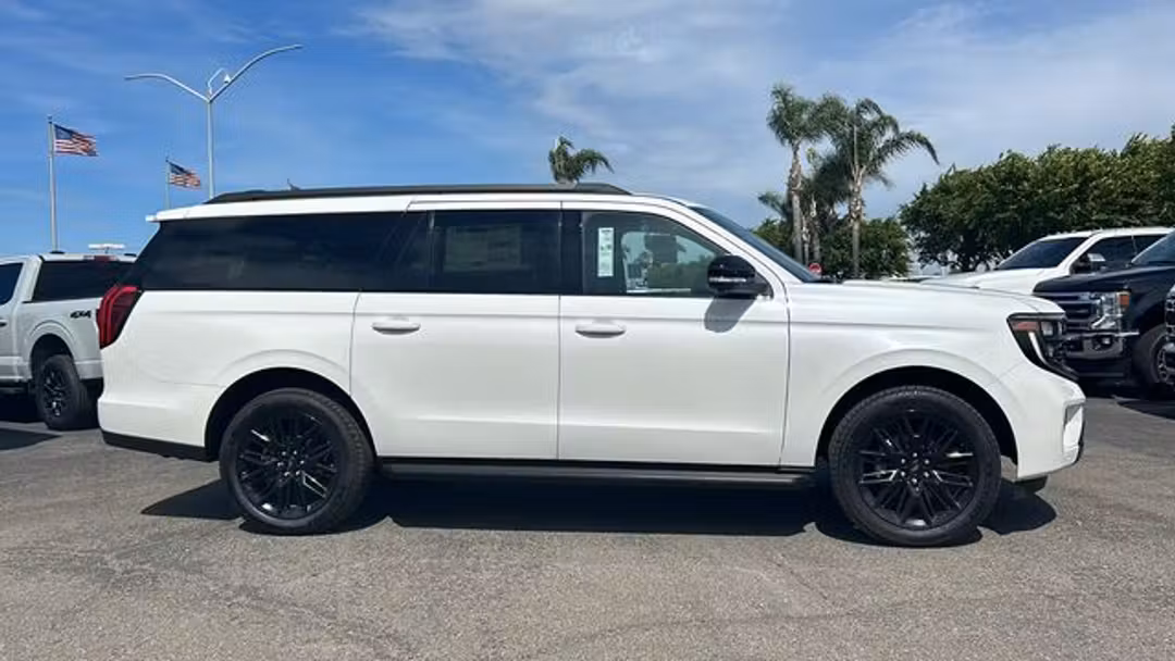 2026 Ford Expedition Max Platinum - Image 2