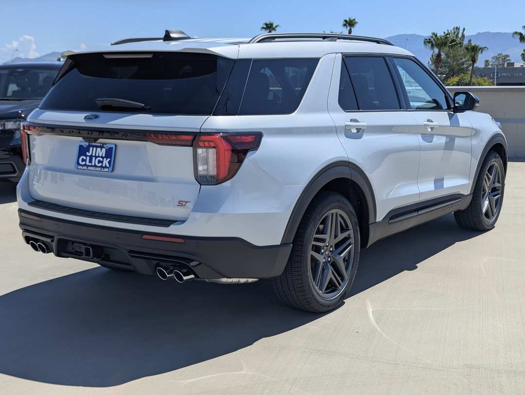 2026 Ford Explorer ST - Image 2