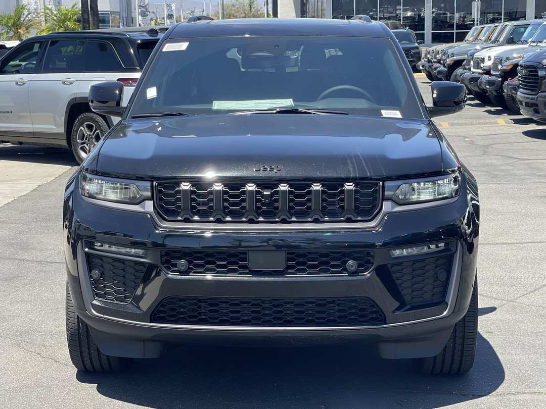 2026 Jeep Grand Cherokee L 85th Anniversary Edition - Image 2