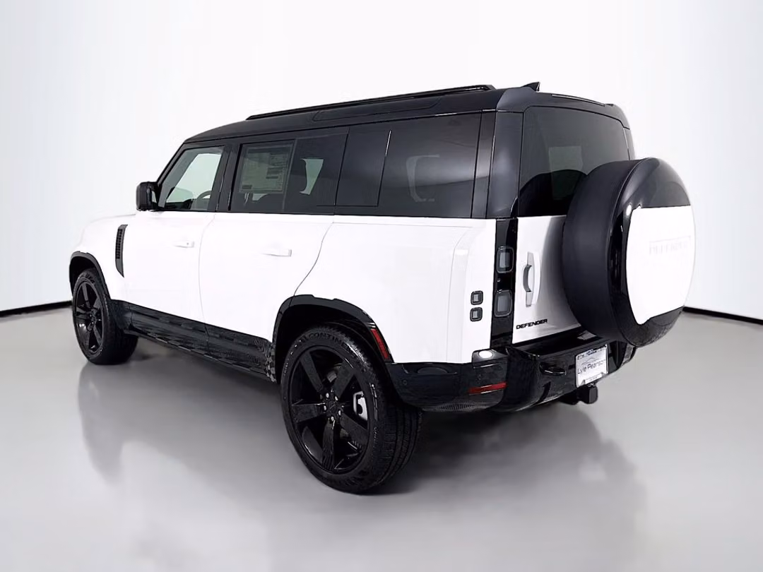 2026 Land Rover Defender 110 XDynamic SE - Image 3