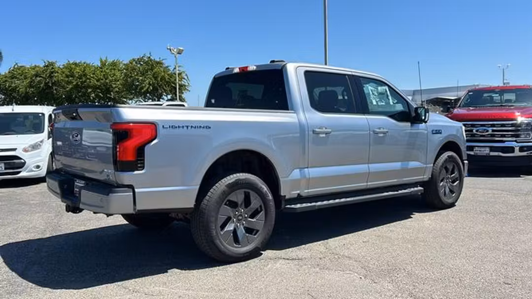 2025 Ford F-150 Lightning Flash - Image 3
