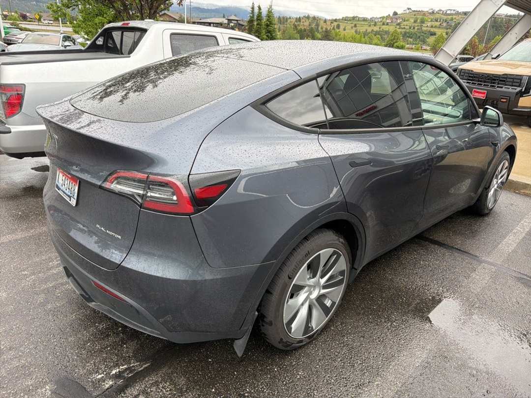 2023 Tesla Model Y Long Range - Image 3
