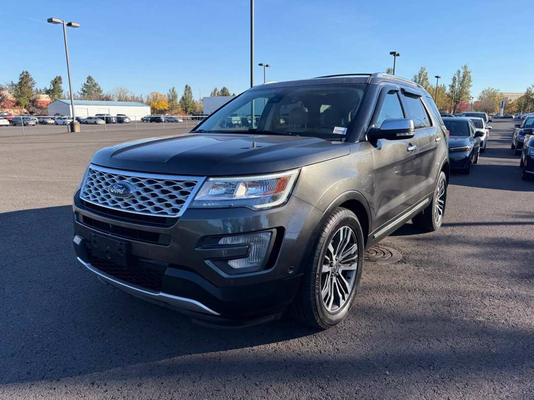 2017 Ford Explorer Platinum - Image 3