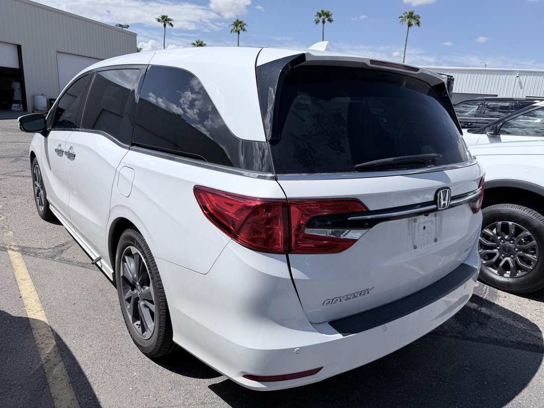 2023 Honda Odyssey Elite - Image 3