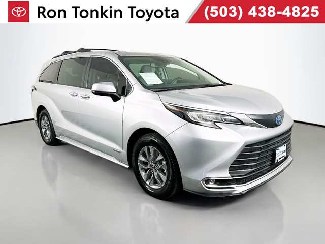 2021 Toyota Sienna XLE