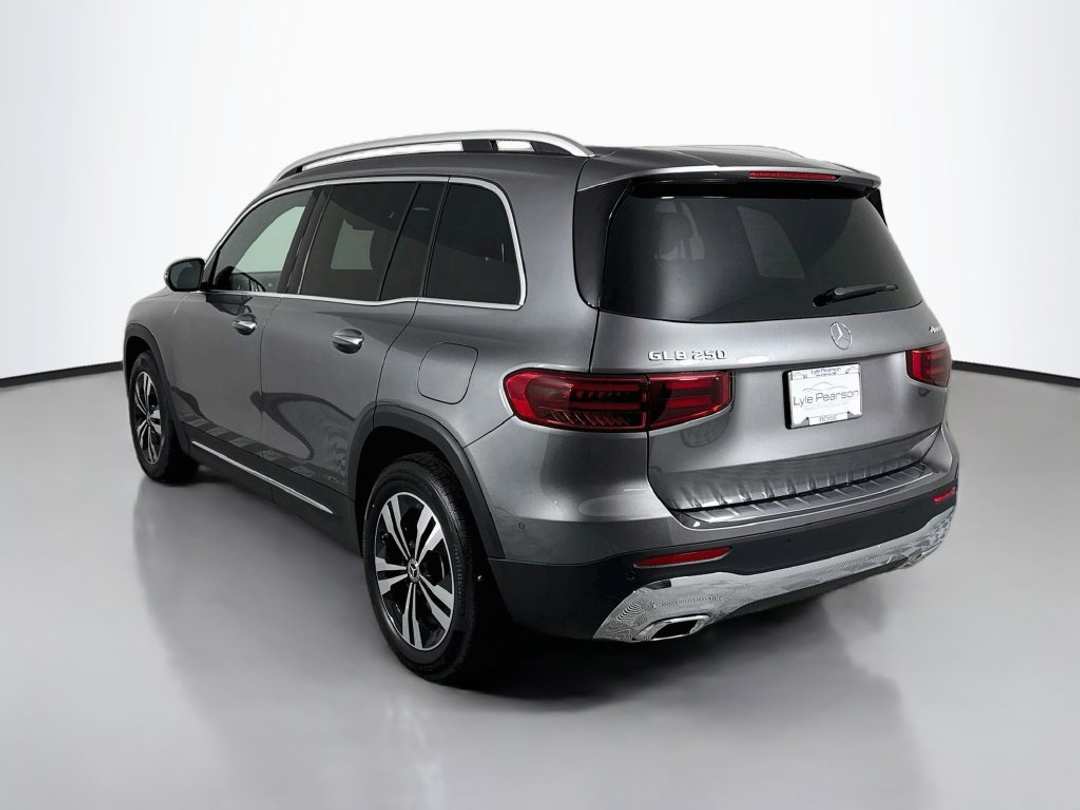 2026 Mercedes-Benz GLB 250 - Image 3