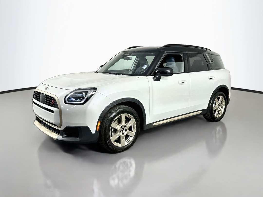 2025 MINI Cooper S Countryman Signature Plus - Image 3