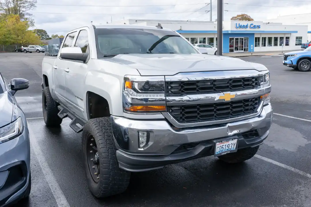 2016 Chevrolet Silverado 1500 LT - Image 3