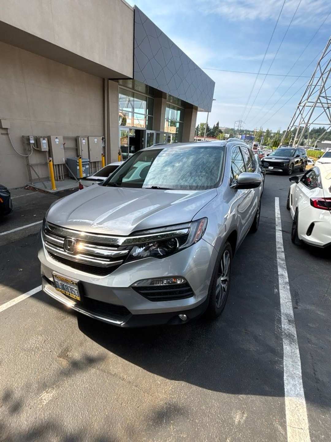 2017 Honda Pilot Elite - Image 2