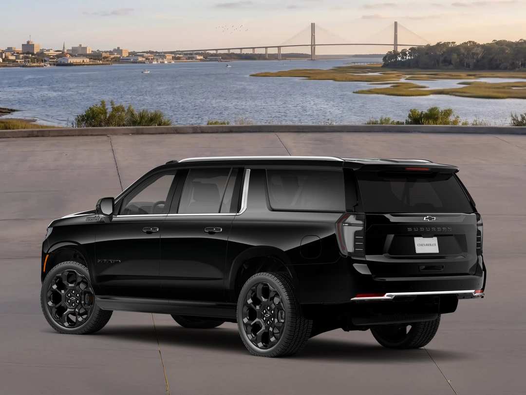 2026 Chevrolet Suburban High Country - Image 3