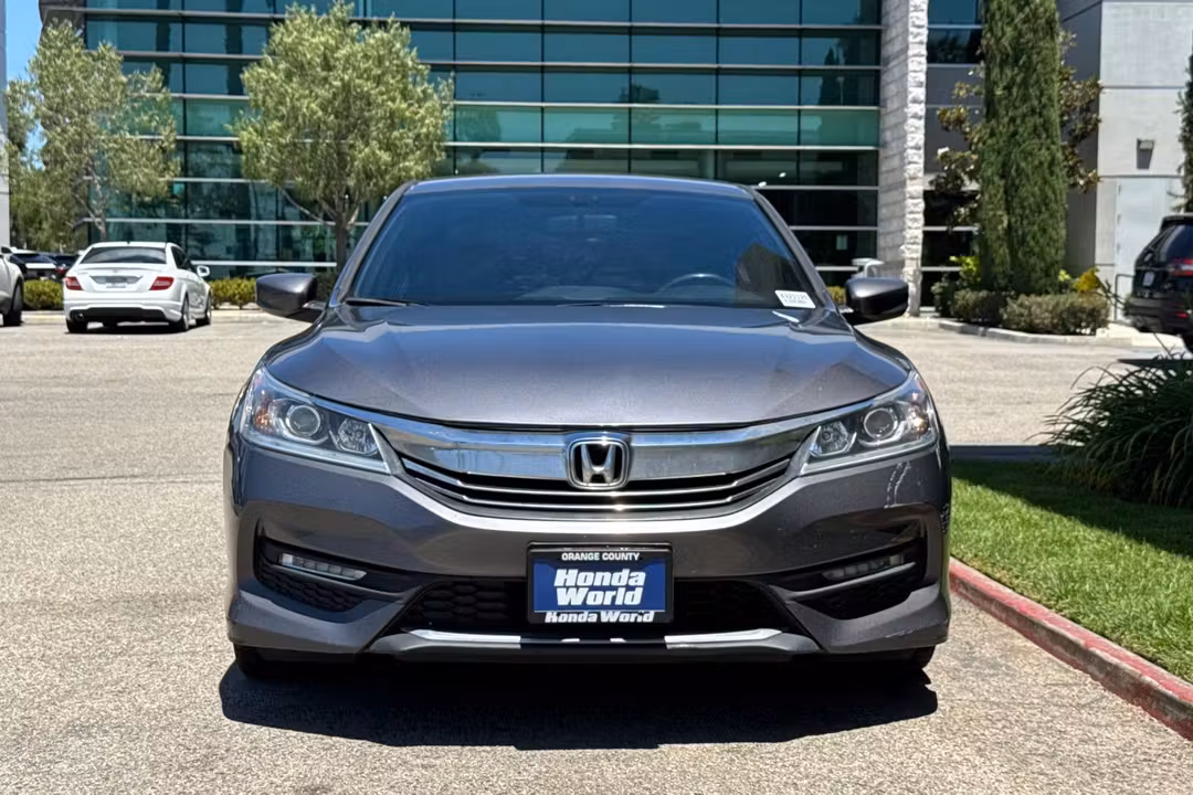 2016 Honda Accord Sport - Image 3