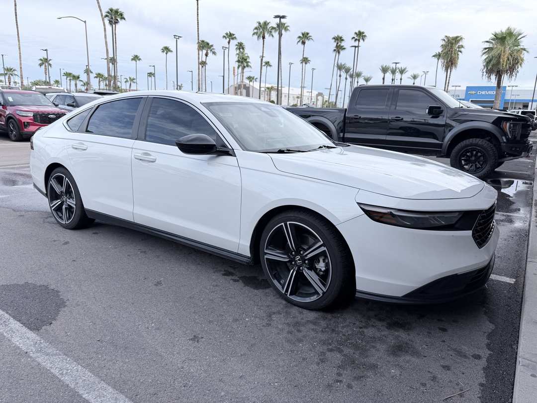 2023 Honda Accord Hybrid Sport - Image 2