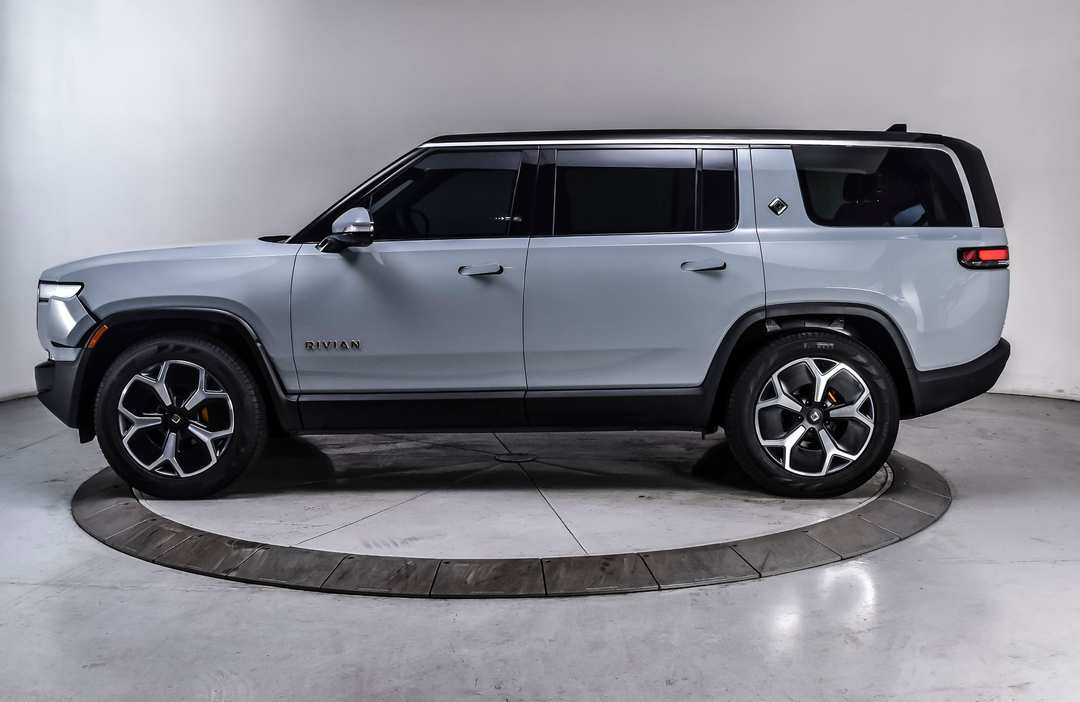 2024 Rivian R1S Adventure - Image 3