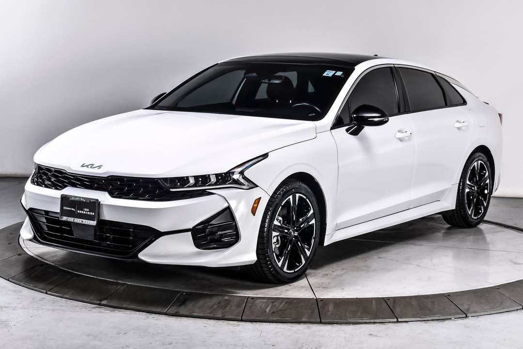 2023 Kia K5 GTLine - Image 2