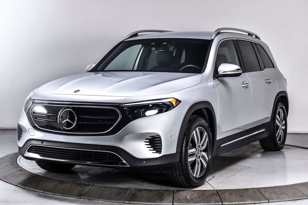 2023 Mercedes-Benz EQB 300 - Image 2