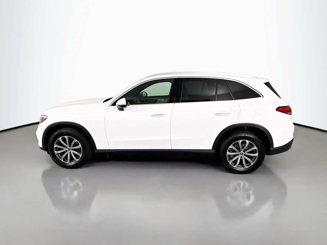 2026 Mercedes-Benz GLC GLC 300 - Image 2
