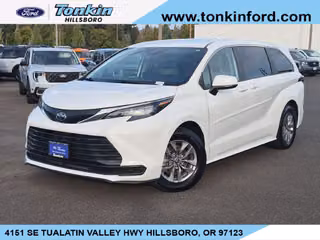 2024 Toyota Sienna LE
