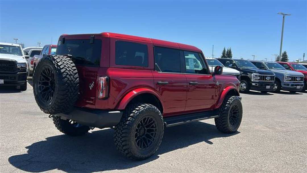 2026 Ford Bronco Outer Banks - Image 3