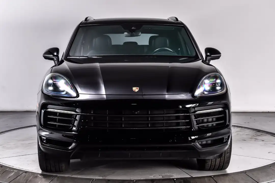 2023 Porsche Cayenne Platinum Edition - Image 2