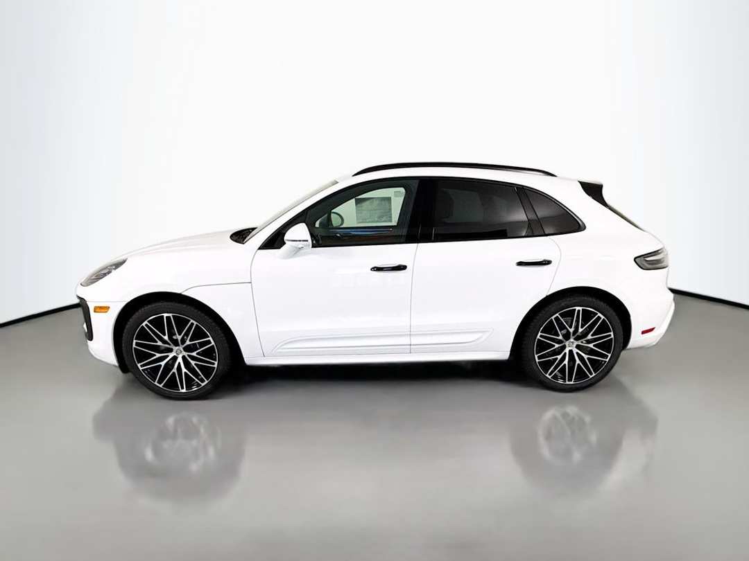 2026 Porsche Macan - Image 2