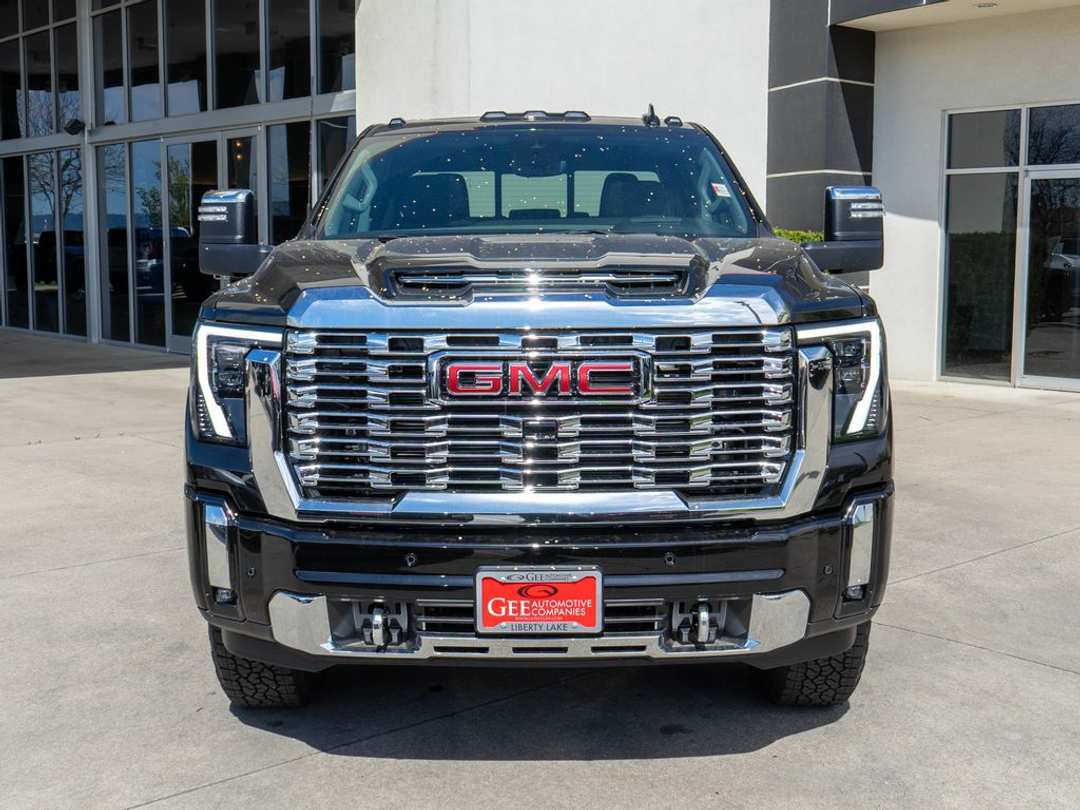 2026 GMC Sierra 2500Hd Denali - Image 2