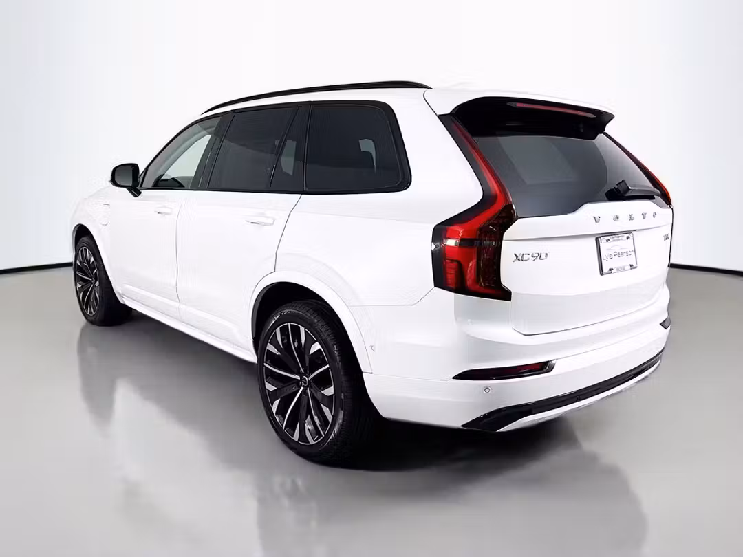 2026 Volvo Xc90 Plug-In Hybrid T8 Ultra - Image 3
