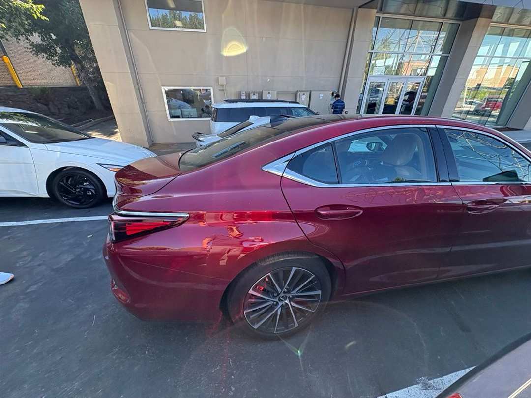 2024 Lexus Es 350 - Image 3