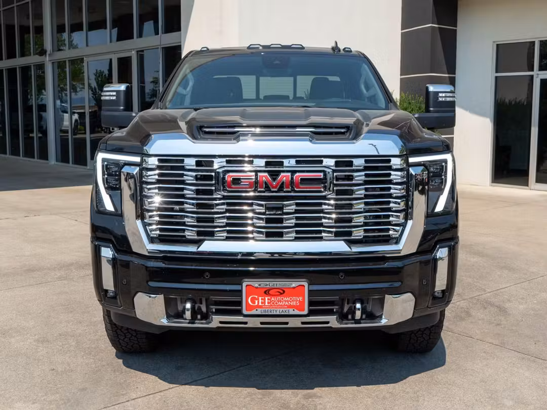 2026 GMC Sierra 2500Hd Denali - Image 2