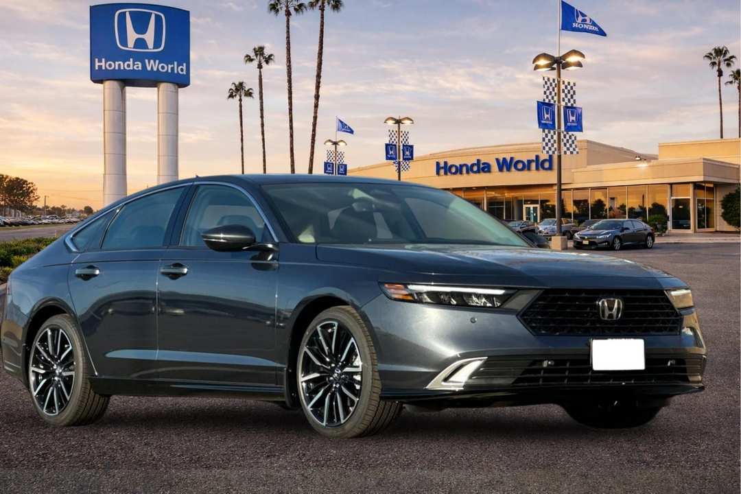 2026 Honda Accord Hybrid Touring - Image 2